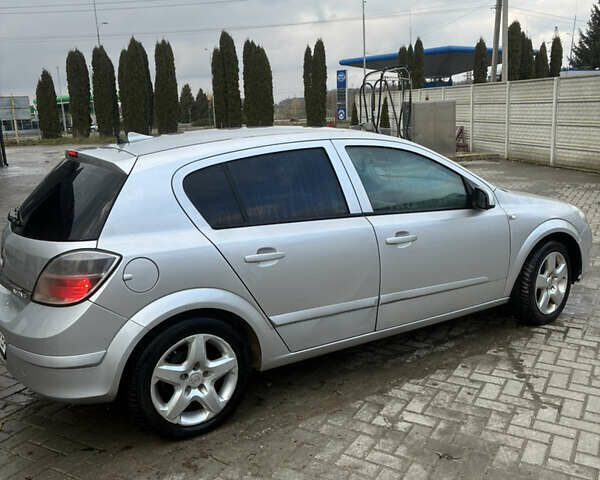 Серый Опель Астра, объемом двигателя 1.6 л и пробегом 150 тыс. км за 4700 $, фото 5 на Automoto.ua