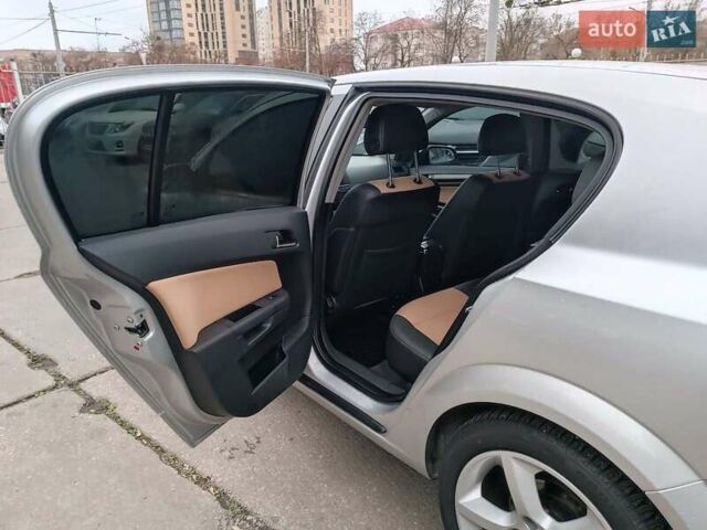 Серый Опель Астра, объемом двигателя 1.6 л и пробегом 255 тыс. км за 6490 $, фото 12 на Automoto.ua