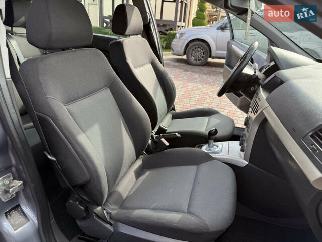 Серый Опель Астра, объемом двигателя 1.6 л и пробегом 180 тыс. км за 6750 $, фото 78 на Automoto.ua