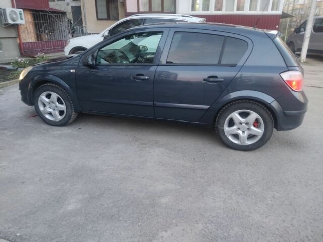 Серый Опель Астра, объемом двигателя 1.6 л и пробегом 222 тыс. км за 3333 $, фото 3 на Automoto.ua