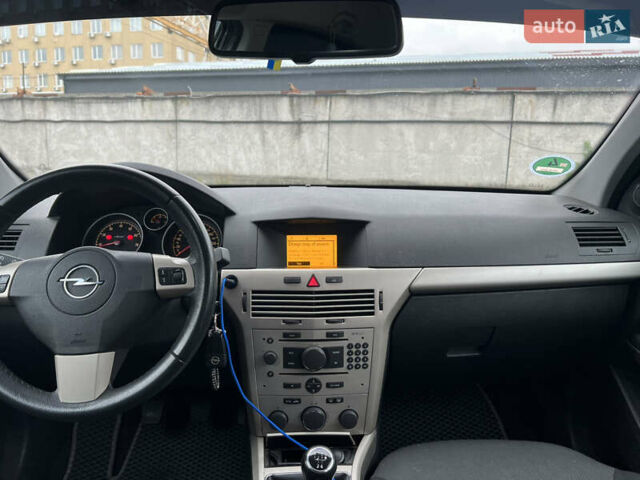 Опель Астра 2007 в Киеве на Automoto.ua Серый Опель Астра, объемом двигателя 1.6 л и пробегом 235 тыс. км за 5200 $, фото 7 на Automoto.ua