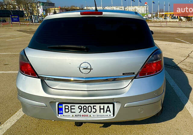 Серый Опель Астра, объемом двигателя 1.6 л и пробегом 235 тыс. км за 5200 $, фото 4 на Automoto.ua