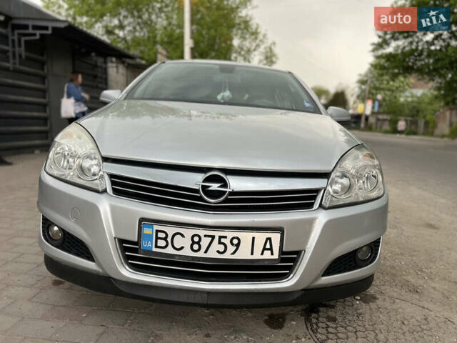 Сірий Опель Астра, об'ємом двигуна 1.7 л та пробігом 245 тис. км за 3999 $, фото 2 на Automoto.ua