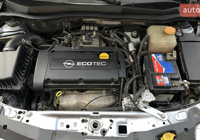 Серый Опель Астра, объемом двигателя 1.6 л и пробегом 255 тыс. км за 5400 $, фото 21 на Automoto.ua