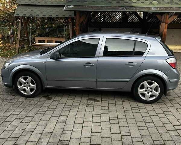 Серый Опель Астра, объемом двигателя 1.6 л и пробегом 160 тыс. км за 5000 $, фото 3 на Automoto.ua