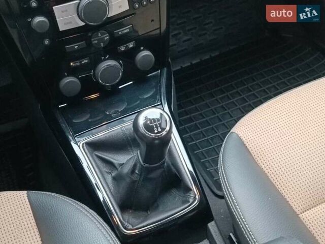 Серый Опель Астра, объемом двигателя 1.6 л и пробегом 255 тыс. км за 6490 $, фото 16 на Automoto.ua