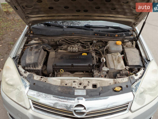 Сірий Опель Астра, об'ємом двигуна 1.6 л та пробігом 252 тис. км за 5400 $, фото 24 на Automoto.ua