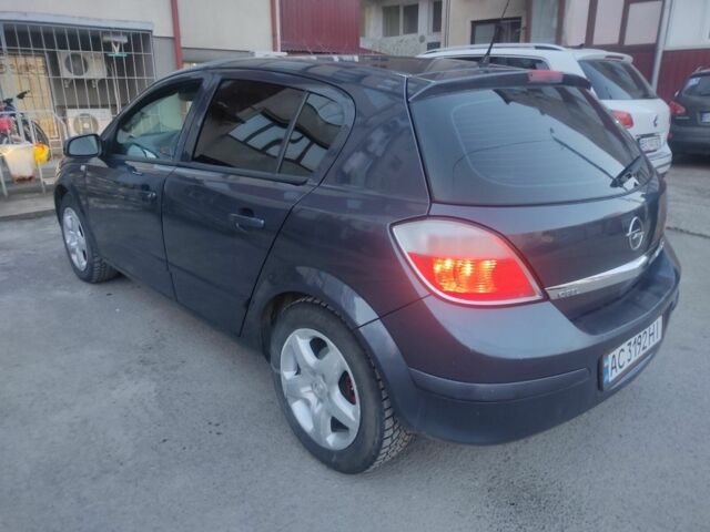 Серый Опель Астра, объемом двигателя 1.6 л и пробегом 222 тыс. км за 3333 $, фото 5 на Automoto.ua