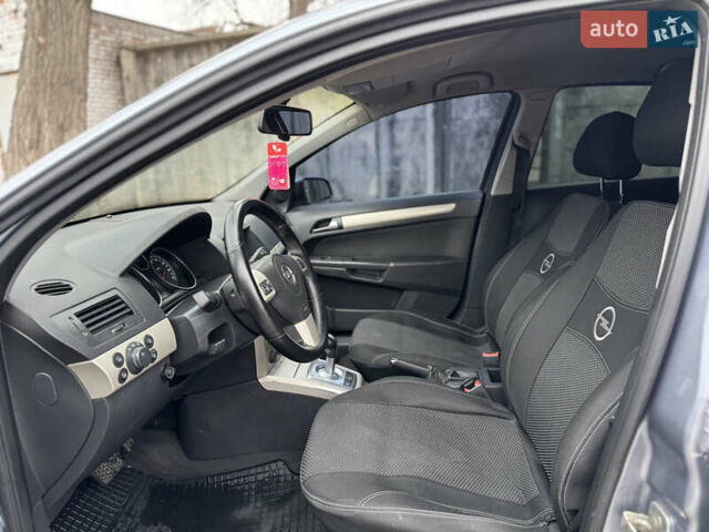 Серый Опель Астра, объемом двигателя 1.36 л и пробегом 215 тыс. км за 4800 $, фото 18 на Automoto.ua