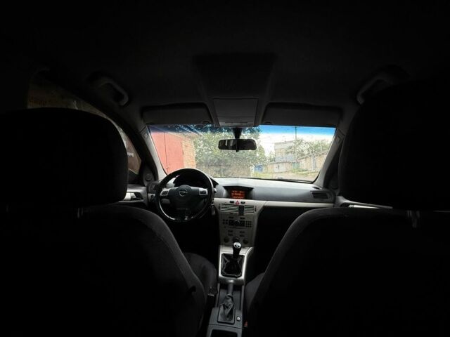 Сірий Опель Астра, об'ємом двигуна 1.6 л та пробігом 260 тис. км за 4400 $, фото 7 на Automoto.ua