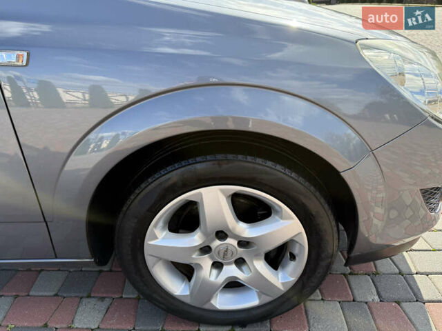 Серый Опель Астра, объемом двигателя 1.6 л и пробегом 180 тыс. км за 6750 $, фото 18 на Automoto.ua