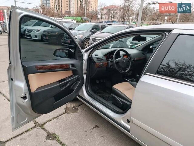 Серый Опель Астра, объемом двигателя 1.6 л и пробегом 255 тыс. км за 6490 $, фото 17 на Automoto.ua