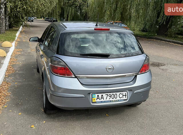 Серый Опель Астра, объемом двигателя 1.6 л и пробегом 255 тыс. км за 5400 $, фото 4 на Automoto.ua