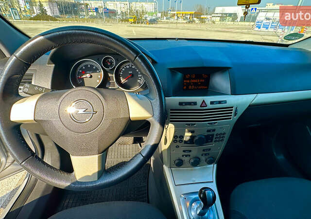 Серый Опель Астра, объемом двигателя 1.6 л и пробегом 235 тыс. км за 5200 $, фото 16 на Automoto.ua