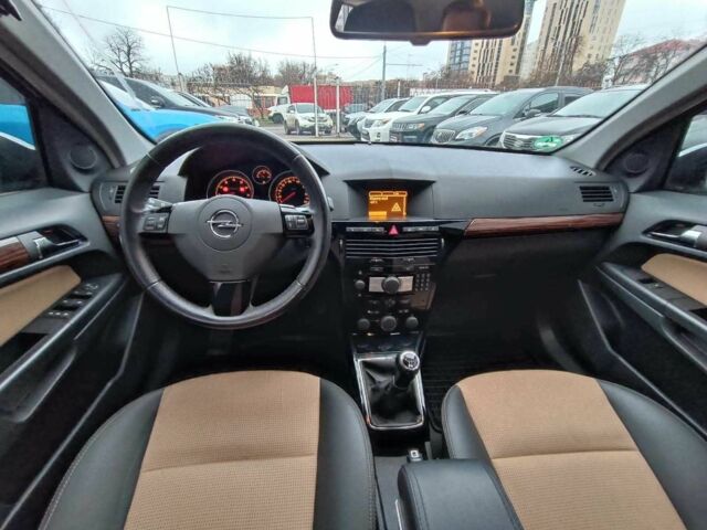 Серый Опель Астра, объемом двигателя 1.6 л и пробегом 255 тыс. км за 6490 $, фото 13 на Automoto.ua