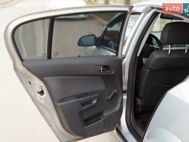 Сірий Опель Астра, об'ємом двигуна 1.6 л та пробігом 252 тис. км за 5400 $, фото 14 на Automoto.ua