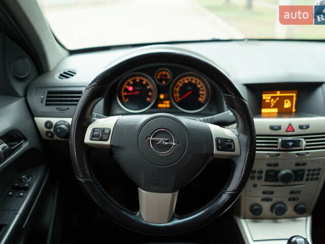 Сірий Опель Астра, об'ємом двигуна 1.6 л та пробігом 252 тис. км за 5400 $, фото 17 на Automoto.ua