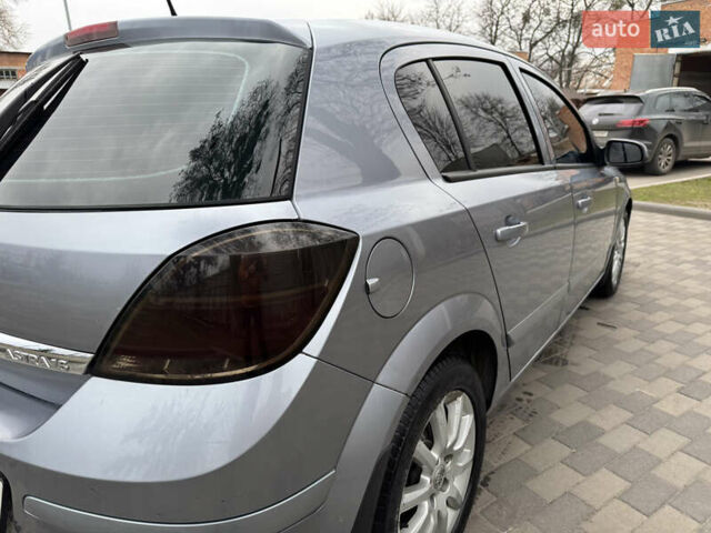 Серый Опель Астра, объемом двигателя 1.36 л и пробегом 215 тыс. км за 4800 $, фото 13 на Automoto.ua