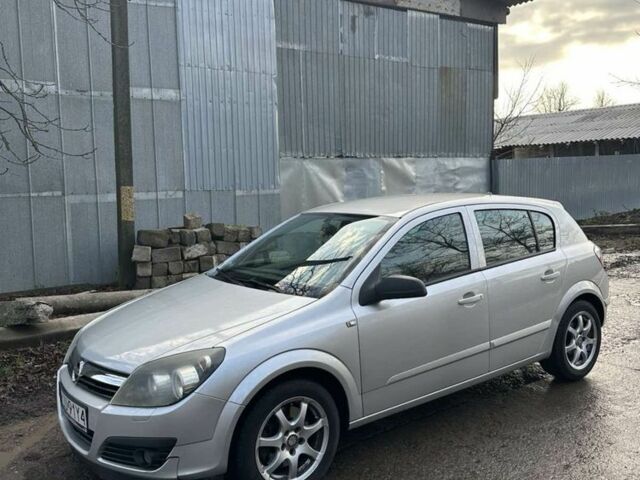 Серый Опель Астра, объемом двигателя 1.9 л и пробегом 300 тыс. км за 2500 $, фото 1 на Automoto.ua