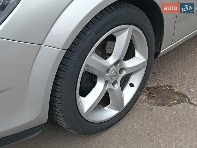 Серый Опель Астра, объемом двигателя 1.6 л и пробегом 255 тыс. км за 6490 $, фото 3 на Automoto.ua