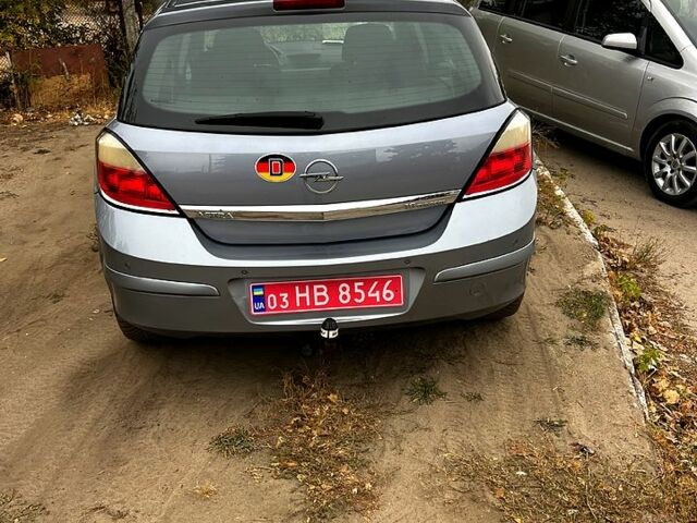 Серый Опель Астра, объемом двигателя 1.6 л и пробегом 133 тыс. км за 5700 $, фото 1 на Automoto.ua
