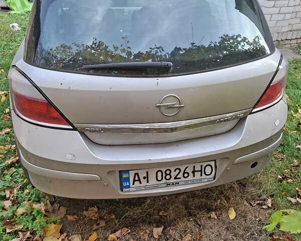 Серый Опель Астра, объемом двигателя 1.6 л и пробегом 233 тыс. км за 3800 $, фото 4 на Automoto.ua