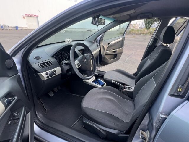 Серый Опель Астра, объемом двигателя 1.6 л и пробегом 258 тыс. км за 4200 $, фото 5 на Automoto.ua