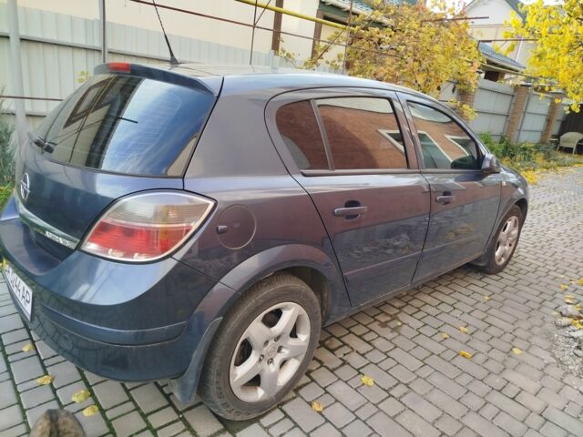 Серый Опель Астра, объемом двигателя 1.6 л и пробегом 150 тыс. км за 4534 $, фото 1 на Automoto.ua