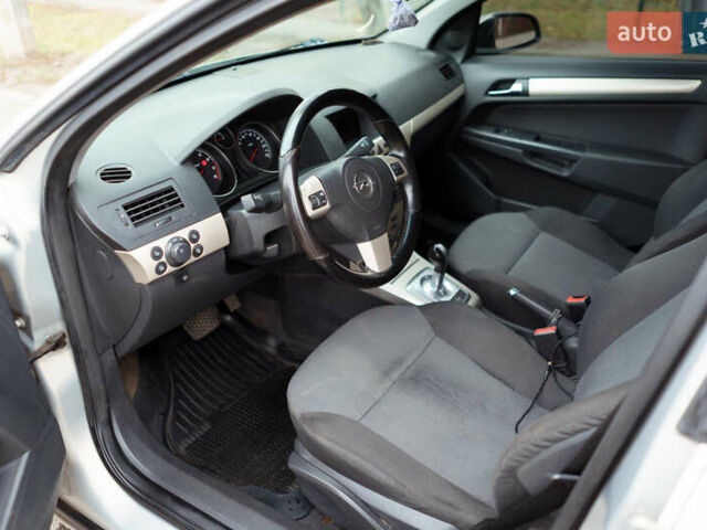 Сірий Опель Астра, об'ємом двигуна 1.6 л та пробігом 252 тис. км за 5400 $, фото 15 на Automoto.ua