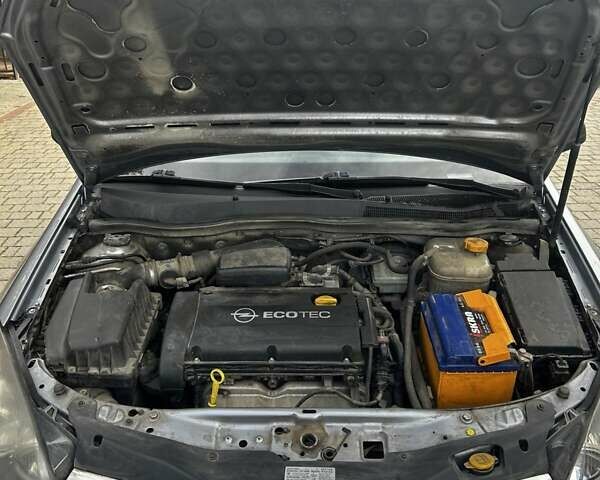 Серый Опель Астра, объемом двигателя 1.6 л и пробегом 160 тыс. км за 5000 $, фото 6 на Automoto.ua