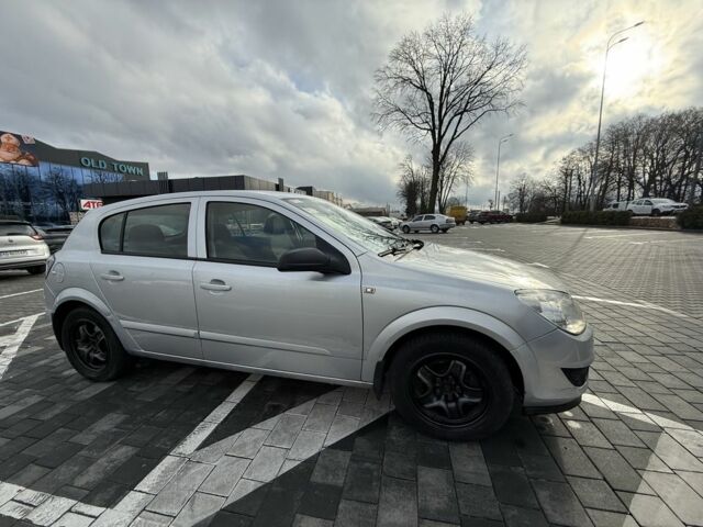 Серый Опель Астра, объемом двигателя 1.6 л и пробегом 315 тыс. км за 3900 $, фото 3 на Automoto.ua