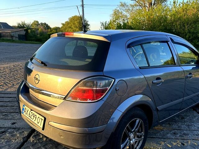 Сірий Опель Астра, об'ємом двигуна 1.4 л та пробігом 316 тис. км за 5000 $, фото 9 на Automoto.ua