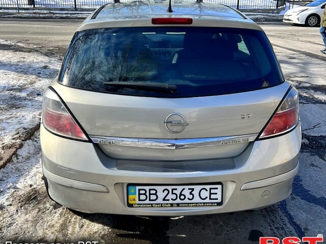 Серый Опель Астра, объемом двигателя 1.6 л и пробегом 188 тыс. км за 3900 $, фото 2 на Automoto.ua