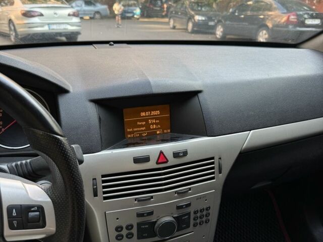 Серый Опель Астра, объемом двигателя 1.6 л и пробегом 916 тыс. км за 3400 $, фото 9 на Automoto.ua