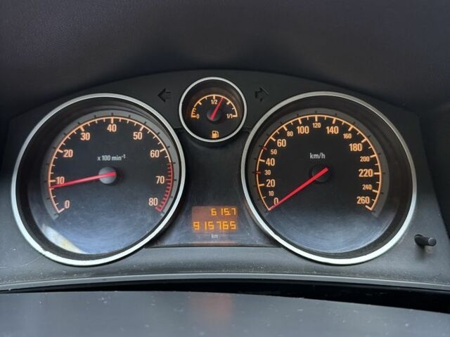 Серый Опель Астра, объемом двигателя 1.6 л и пробегом 916 тыс. км за 3400 $, фото 8 на Automoto.ua