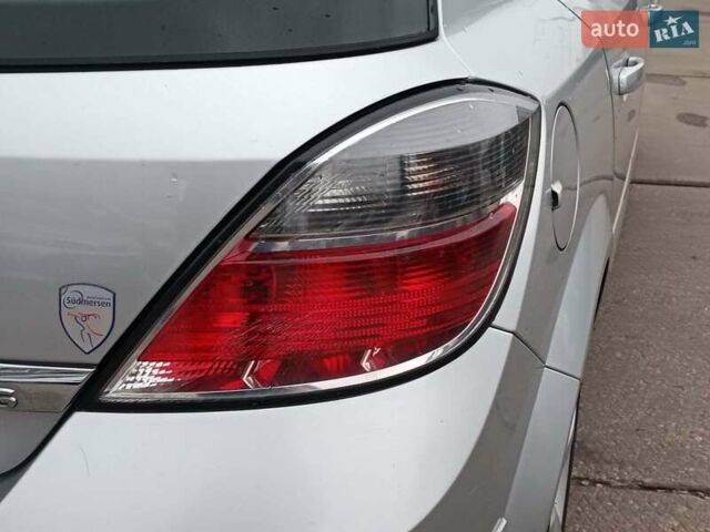 Серый Опель Астра, объемом двигателя 1.6 л и пробегом 255 тыс. км за 6490 $, фото 8 на Automoto.ua