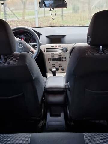 Серый Опель Астра, объемом двигателя 1.6 л и пробегом 216 тыс. км за 4300 $, фото 16 на Automoto.ua