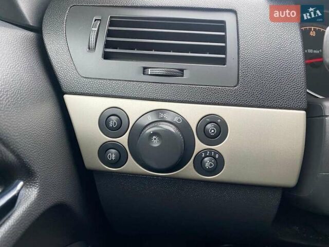 Сірий Опель Астра, об'ємом двигуна 1.6 л та пробігом 257 тис. км за 3800 $, фото 10 на Automoto.ua