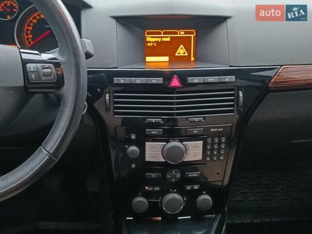 Серый Опель Астра, объемом двигателя 1.6 л и пробегом 255 тыс. км за 6490 $, фото 15 на Automoto.ua