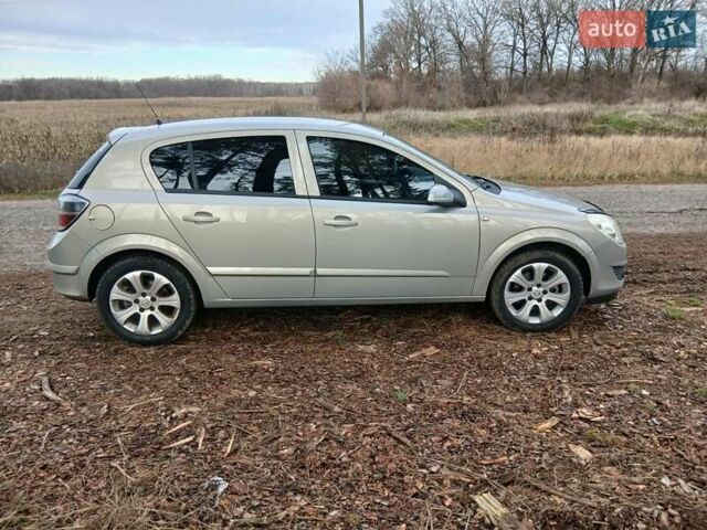 Серый Опель Астра, объемом двигателя 1.6 л и пробегом 200 тыс. км за 4800 $, фото 4 на Automoto.ua