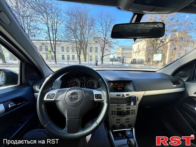 Серый Опель Астра, объемом двигателя 1.6 л и пробегом 188 тыс. км за 3900 $, фото 10 на Automoto.ua