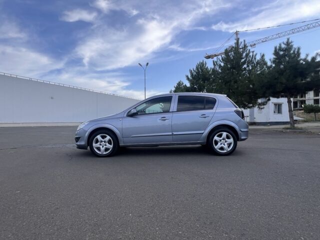 Серый Опель Астра, объемом двигателя 1.6 л и пробегом 258 тыс. км за 4200 $, фото 7 на Automoto.ua