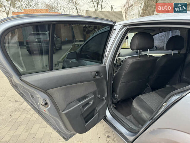 Серый Опель Астра, объемом двигателя 1.36 л и пробегом 215 тыс. км за 4800 $, фото 26 на Automoto.ua