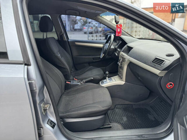 Серый Опель Астра, объемом двигателя 1.36 л и пробегом 215 тыс. км за 4800 $, фото 21 на Automoto.ua