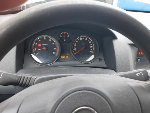 Сірий Опель Астра, об'ємом двигуна 1.4 л та пробігом 69 тис. км за 5300 $, фото 2 на Automoto.ua