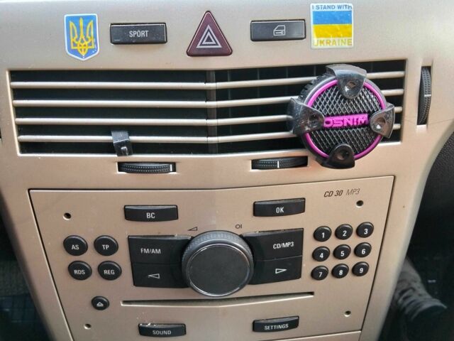 Серый Опель Астра, объемом двигателя 1.6 л и пробегом 280 тыс. км за 4500 $, фото 1 на Automoto.ua