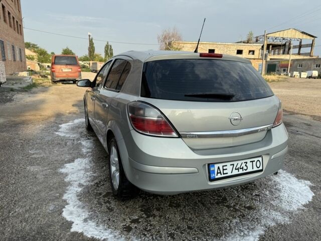 Сірий Опель Астра, об'ємом двигуна 1.6 л та пробігом 260 тис. км за 4400 $, фото 3 на Automoto.ua