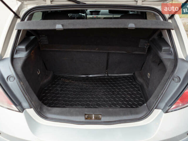 Сірий Опель Астра, об'ємом двигуна 1.6 л та пробігом 252 тис. км за 5400 $, фото 22 на Automoto.ua