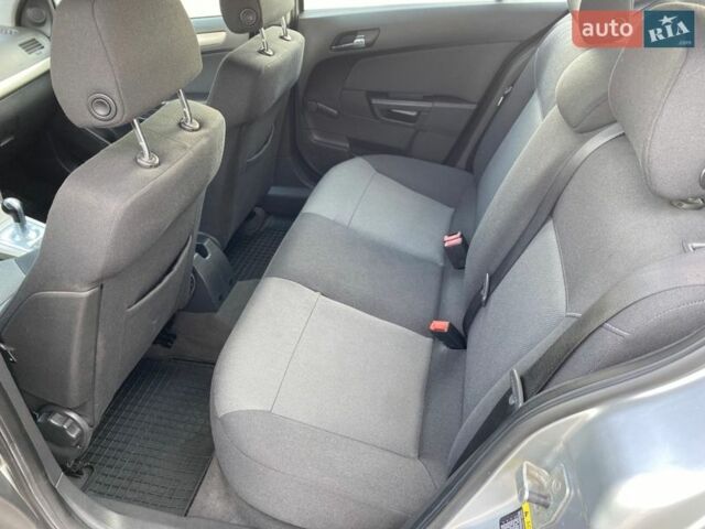 Серый Опель Астра, объемом двигателя 1.6 л и пробегом 162 тыс. км за 5450 $, фото 30 на Automoto.ua