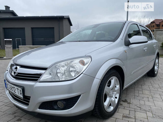 Серый Опель Астра, объемом двигателя 1.3 л и пробегом 176 тыс. км за 5300 $, фото 5 на Automoto.ua